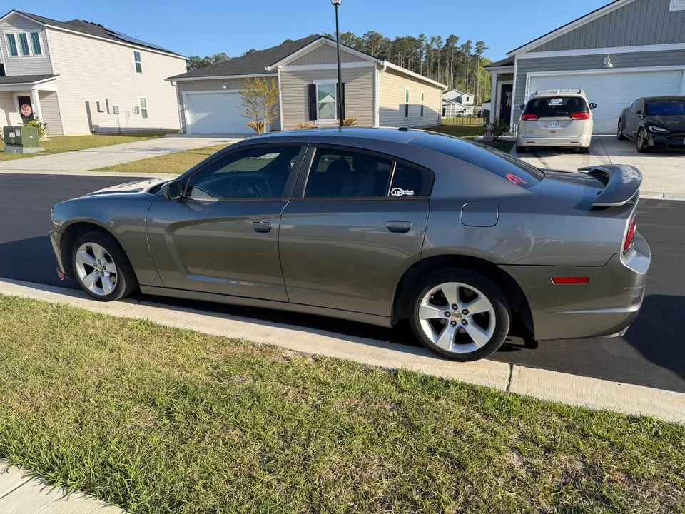 2011 Dodge Charger - Image 3 of 10