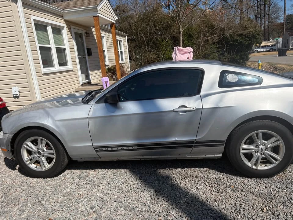 2011 Ford S197 Mustang - Image 4 of 9