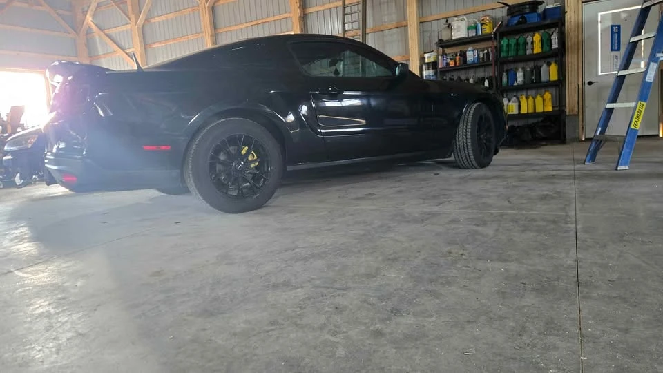 2011 Ford S197 Mustang - Image 3 of 4