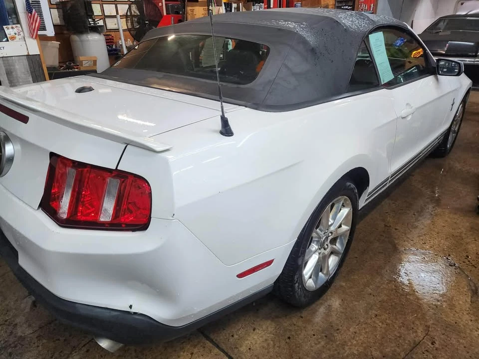 2011 Ford S197 Mustang - Image 5 of 7