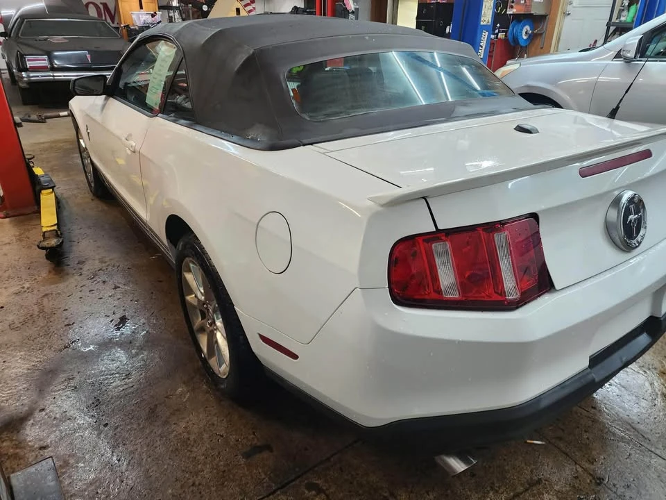 2011 Ford S197 Mustang - Image 3 of 7