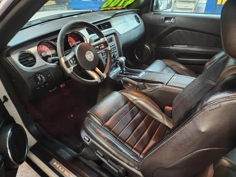 2011 Ford S197 Mustang - Image 6 of 7
