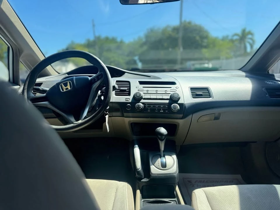2011 Honda Civic 8th Gen - Image 2 of 6