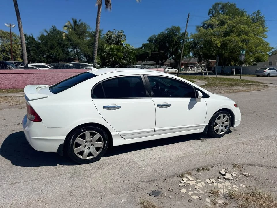 2011 Honda Civic 8th Gen - Image 6 of 6