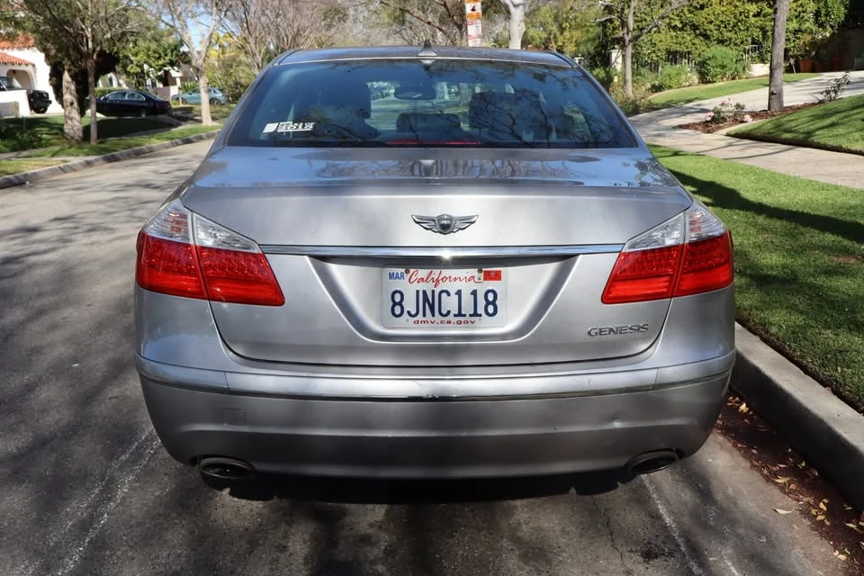 2011 Hyundai Genesis - Image 3 of 10