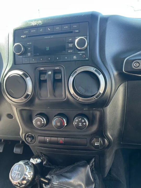 2011 Jeep JK Wrangler - Image 8 of 11