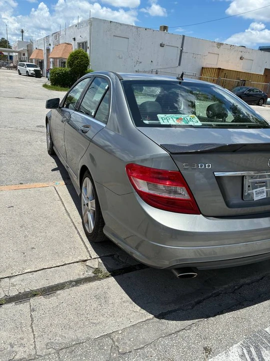 2011 Mercedes-Benz W204 C-Class - Image 4 of 6