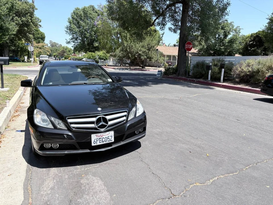 2011 Mercedes-Benz W212 E-Class - Image 2 of 14