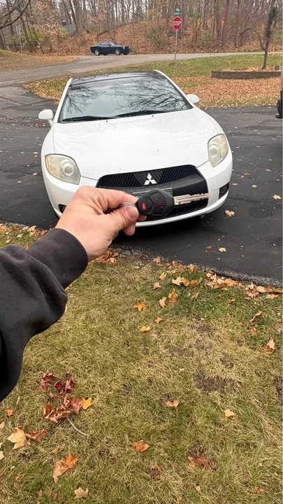 2011 Mitsubishi Eclipse 4th Gen - Image 3 of 10