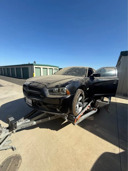 2011 Dodge Charger 7th Gen - Image 2 of 5