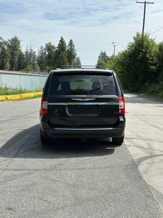 2011 Chrysler Town & Country - Image 11 of 16