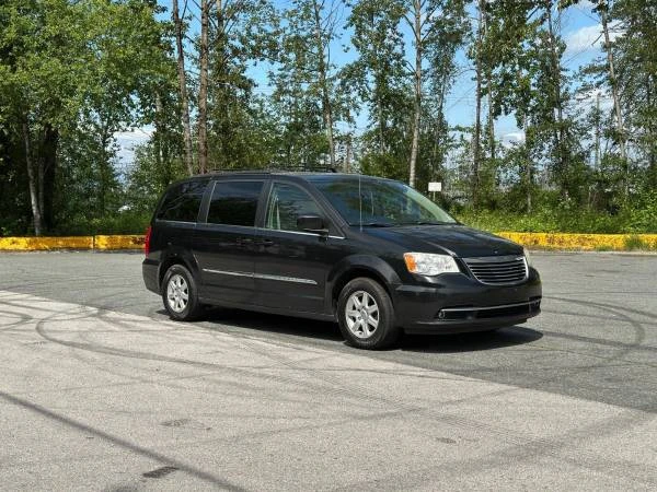 2011 Chrysler Town & Country - Image 15 of 16
