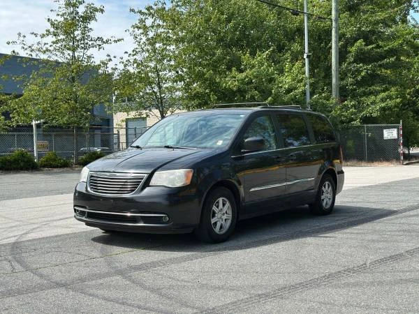 2011 Chrysler Town & Country - Image 12 of 16