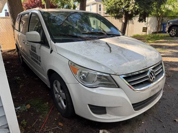 2011 Volkswagen Routan - Image 3 of 16