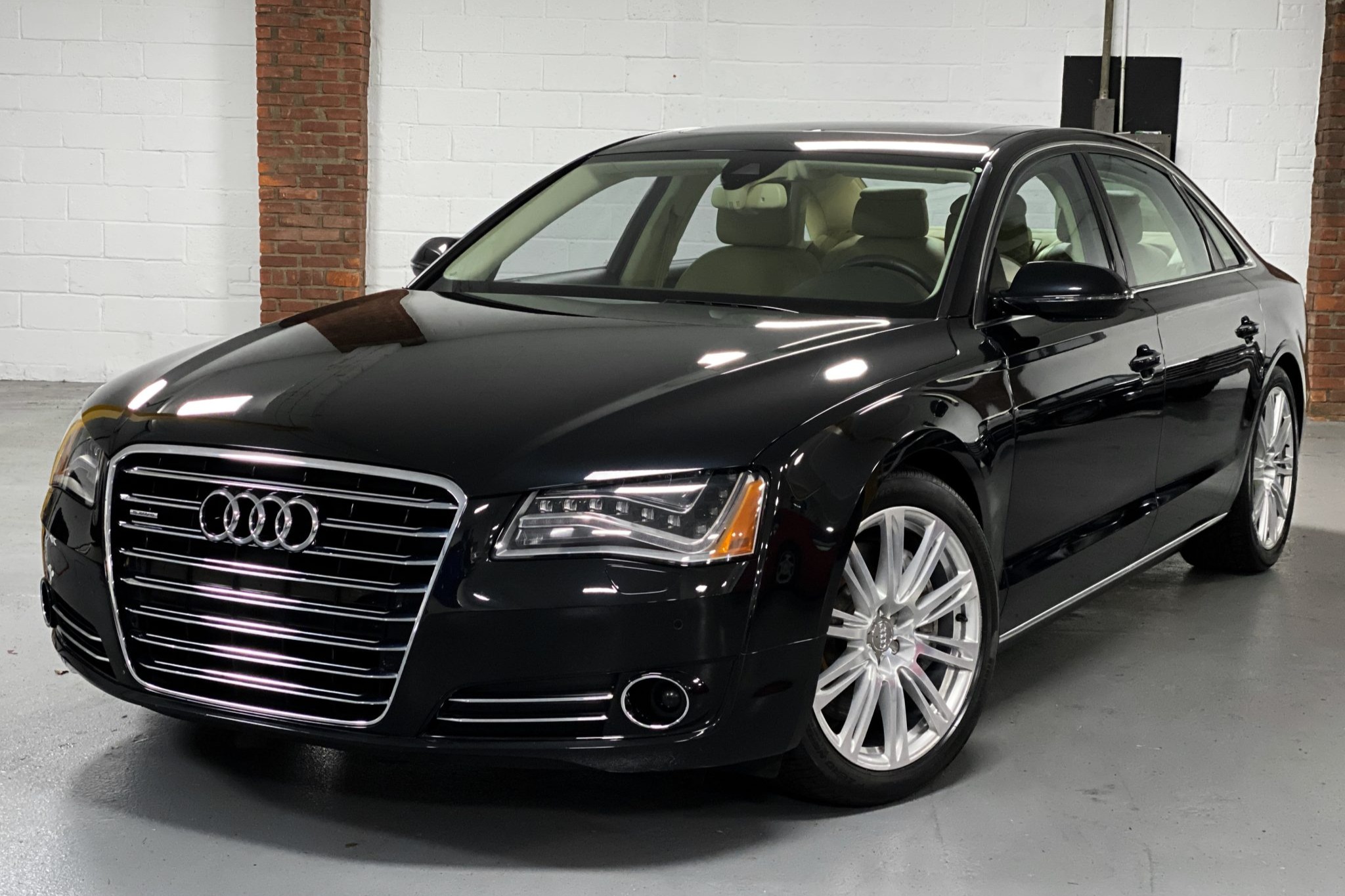 39k-Mile 2011 Audi A8L