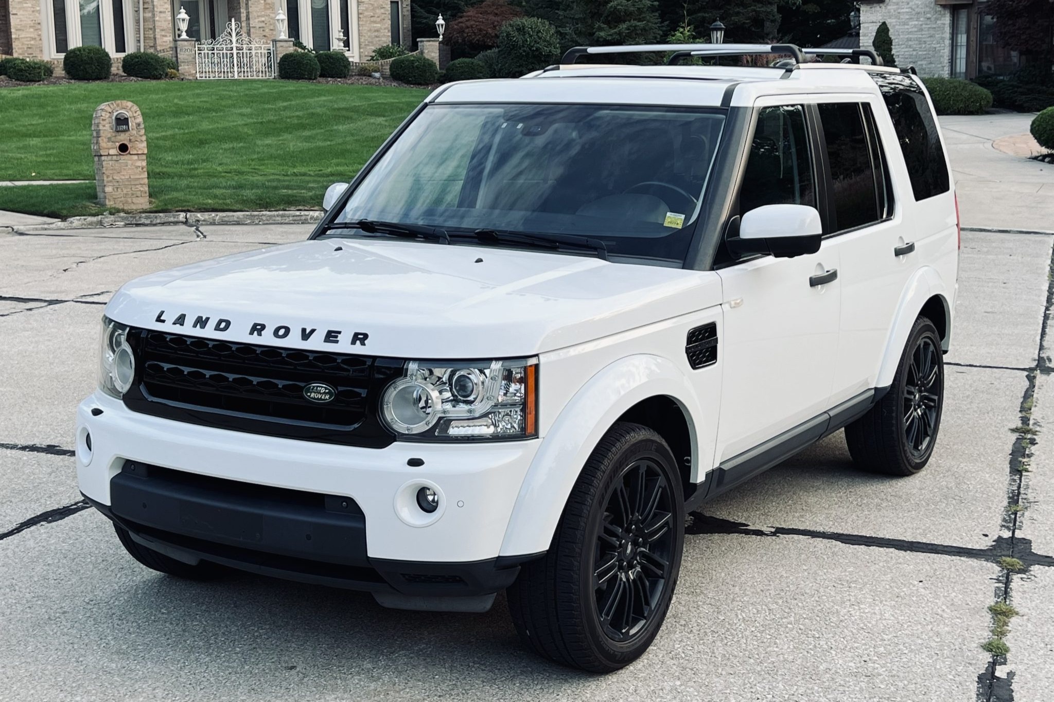 42k-Mile 2011 Land Rover LR4 HSE Luxury