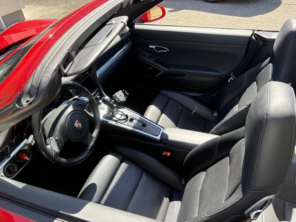 2012 Porsche 911 - Image 8 of 13