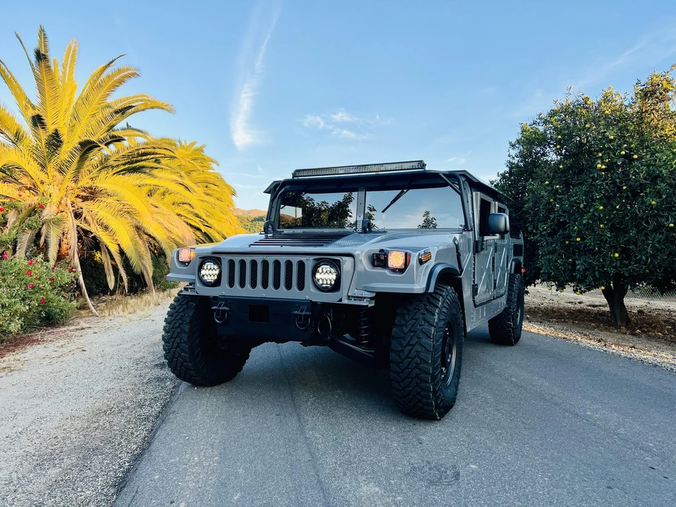 2012 Hummer HMMWV - Image 3 of 31