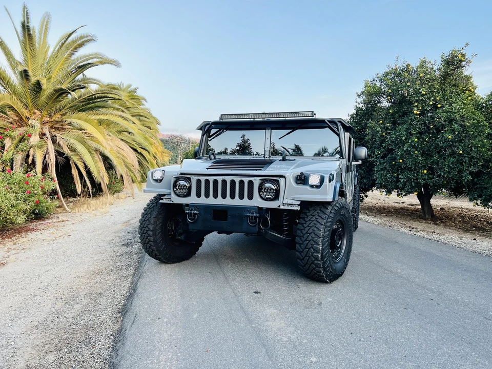 2012 Hummer HMMWV - Image 2 of 31