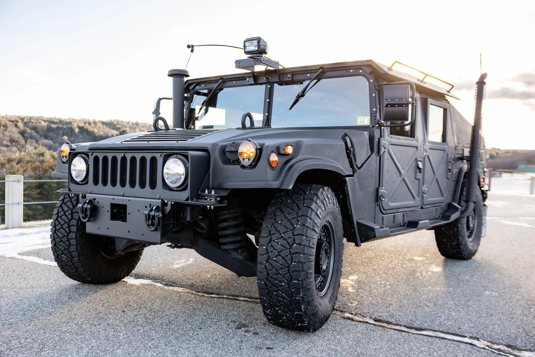 2012 Hummer HMMWV - Image 2 of 31