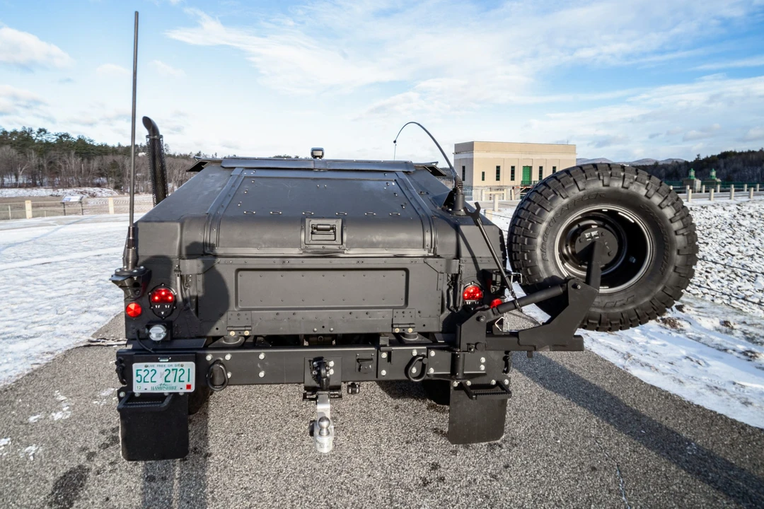 2012 Hummer HMMWV - Image 10 of 31