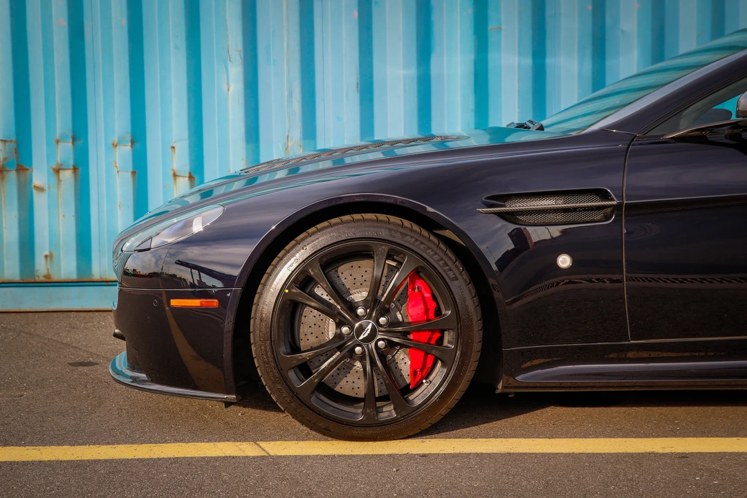 2012 Aston Martin V12 Vantage (2010-2018) - Image 12 of 31