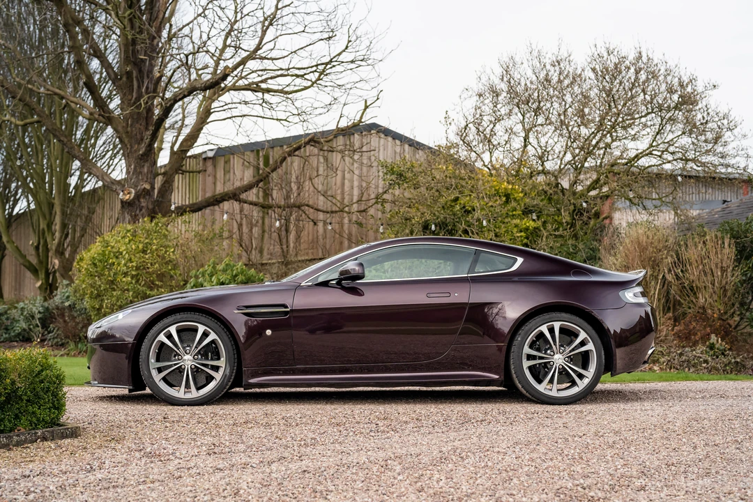 2012 Aston Martin V12 Vantage (2010-2018) - Image 9 of 31