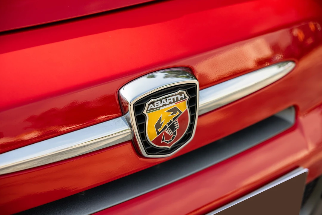 2012 Fiat Abarth 500 - Image 24 of 31