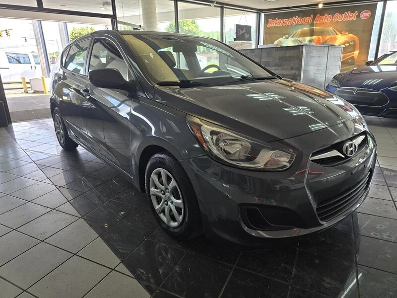 2012 Hyundai Accent - Image 3 of 4