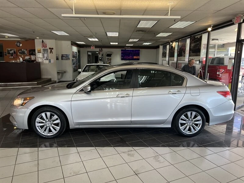 2012 Honda Accord 8th Gen - Image 2 of 4