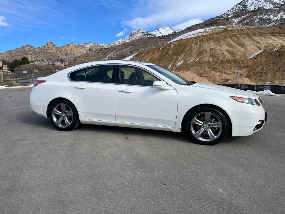 2012 Acura TL 4th Gen - Image 16 of 31