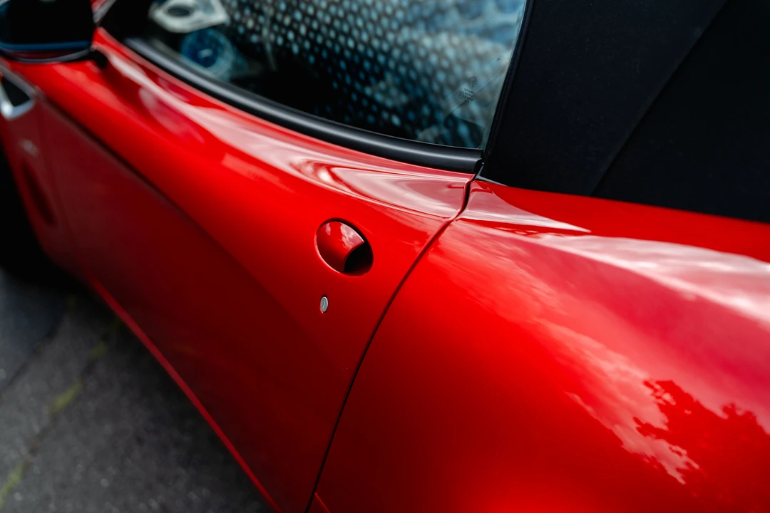 2012 Alfa Romeo 8C - Image 15 of 31