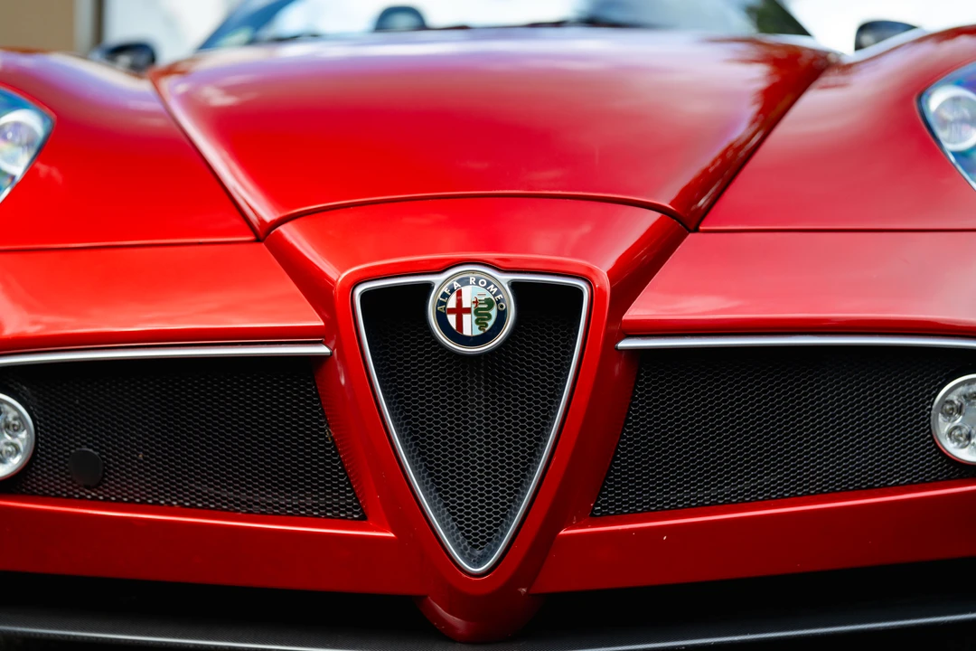 2012 Alfa Romeo 8C - Image 19 of 31