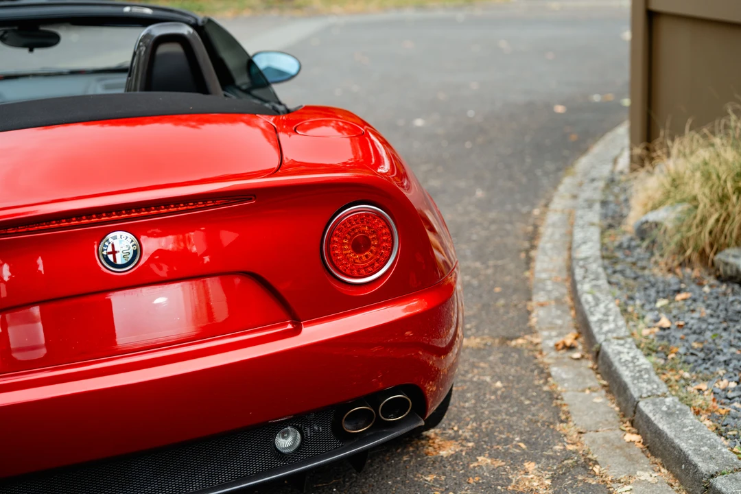 2012 Alfa Romeo 8C - Image 25 of 31