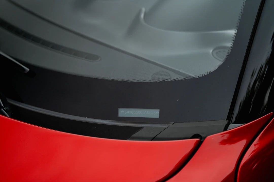 2012 Alfa Romeo 8C - Image 26 of 31