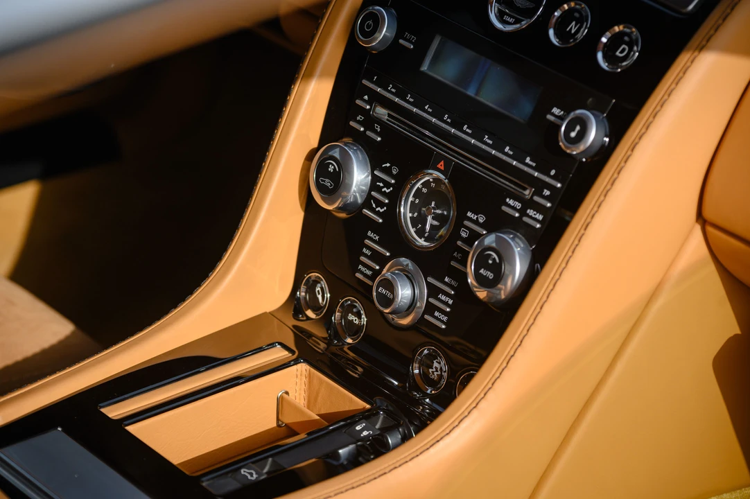 2012 Aston Martin DBS (2008-2012) - Image 12 of 31