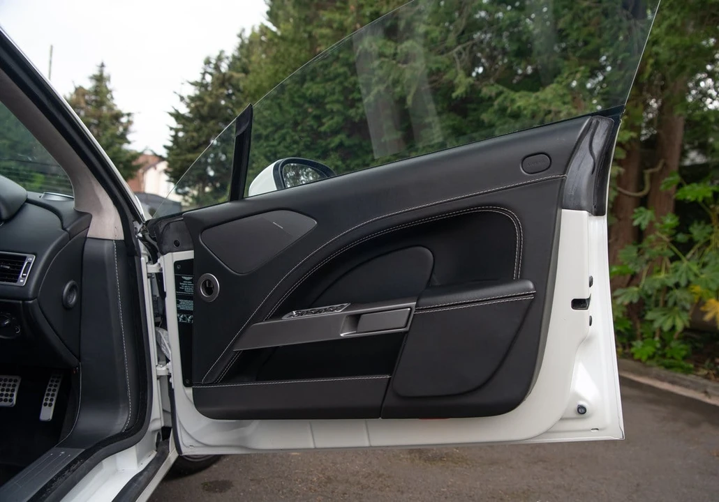 2012 Aston Martin Rapide - Image 24 of 30