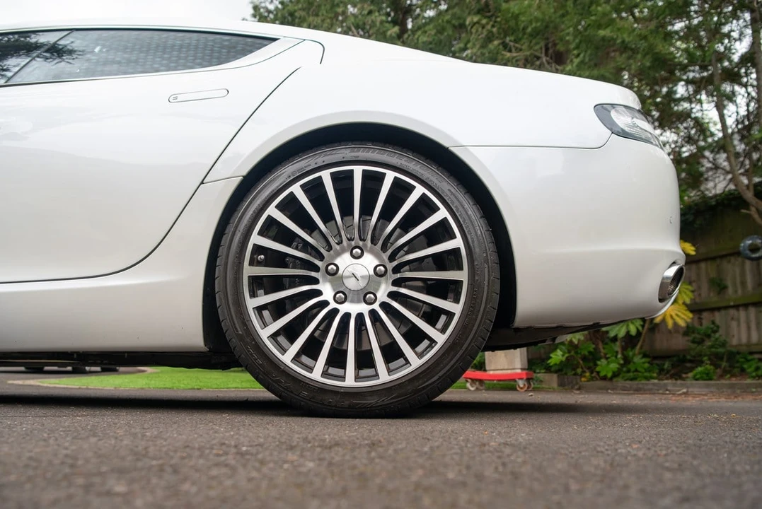 2012 Aston Martin Rapide - Image 21 of 30