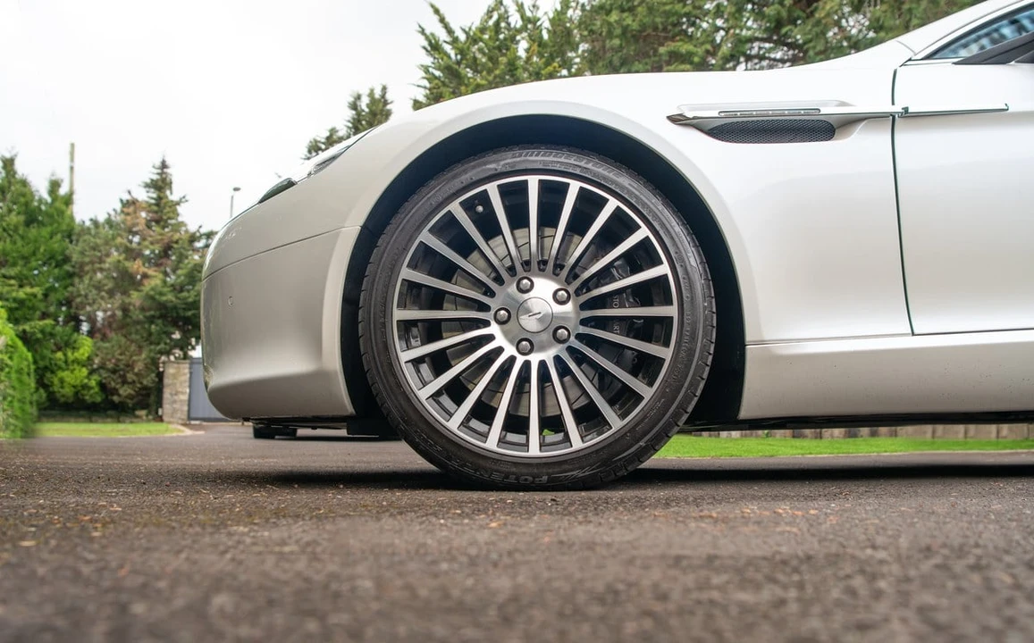 2012 Aston Martin Rapide - Image 22 of 30