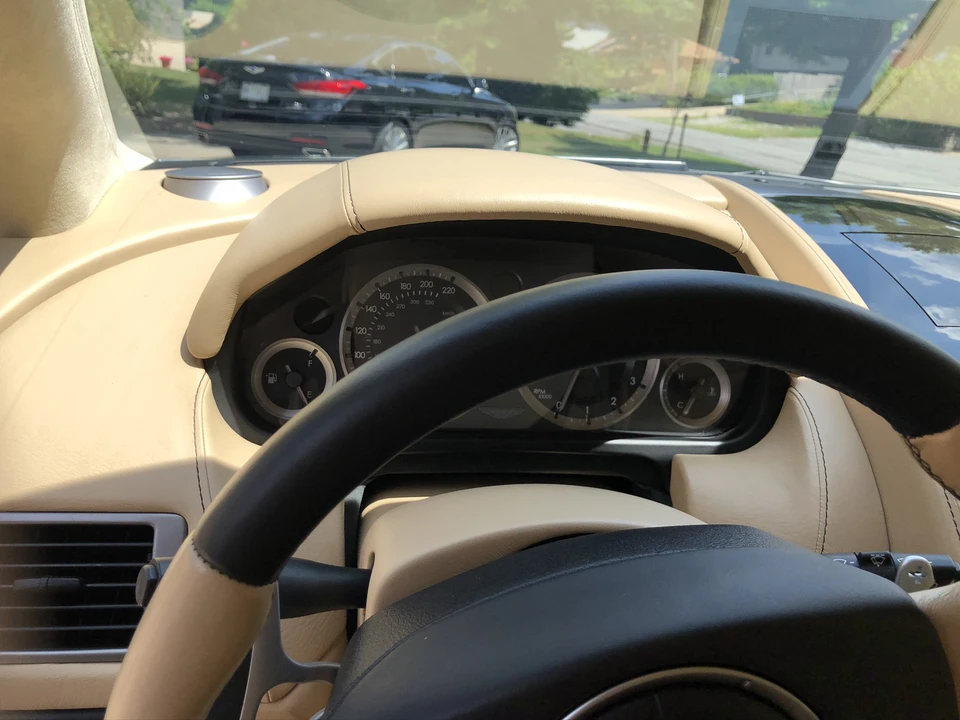 2012 Aston Martin Rapide - Image 24 of 31