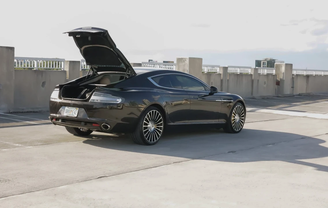 2012 Aston Martin Rapide - Image 10 of 31
