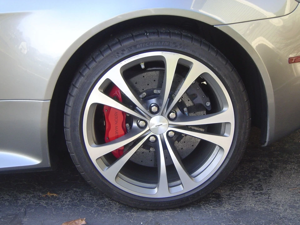 2012 Aston Martin Vantage - Image 12 of 14