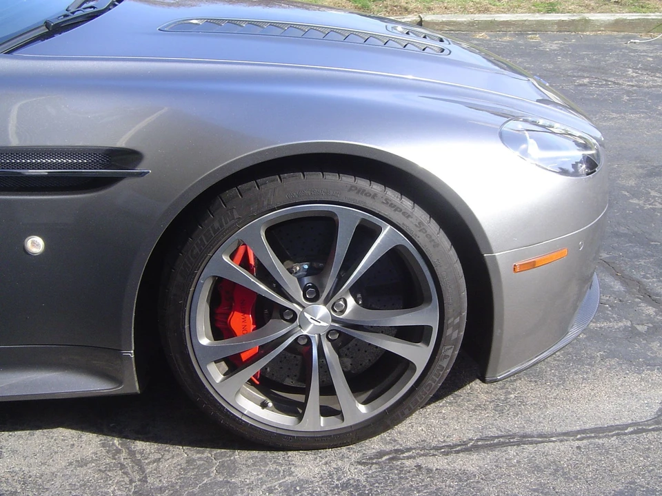 2012 Aston Martin Vantage - Image 13 of 14