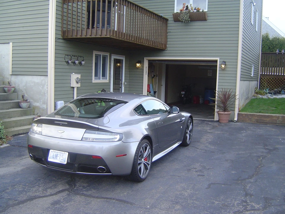 2012 Aston Martin Vantage - Image 4 of 14