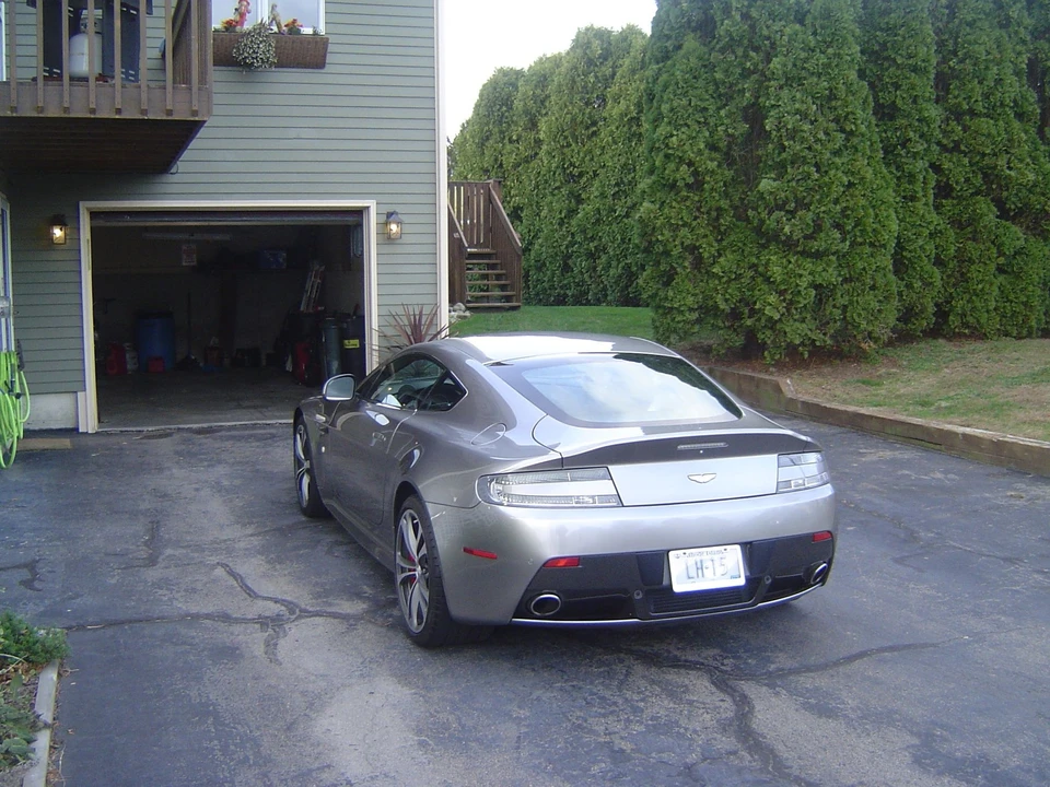 2012 Aston Martin Vantage - Image 3 of 14