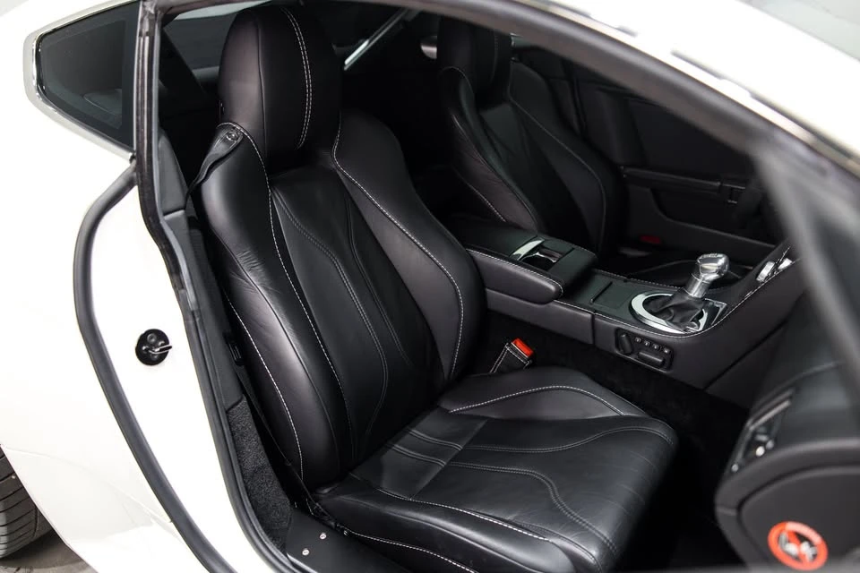 2012 Aston Martin Vantage - Image 9 of 17