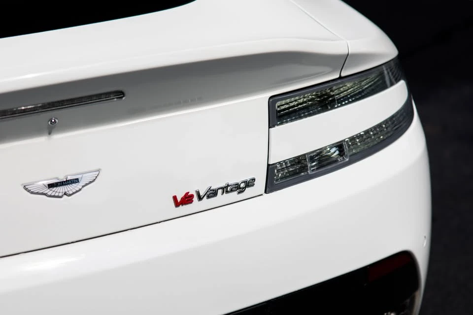 2012 Aston Martin Vantage - Image 7 of 17