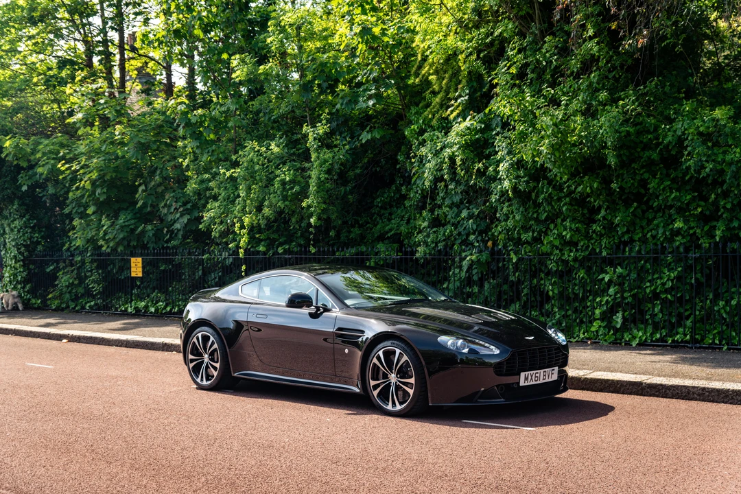 2011 Aston Martin V12 Vantage (2010-2018) - Image 3 of 31