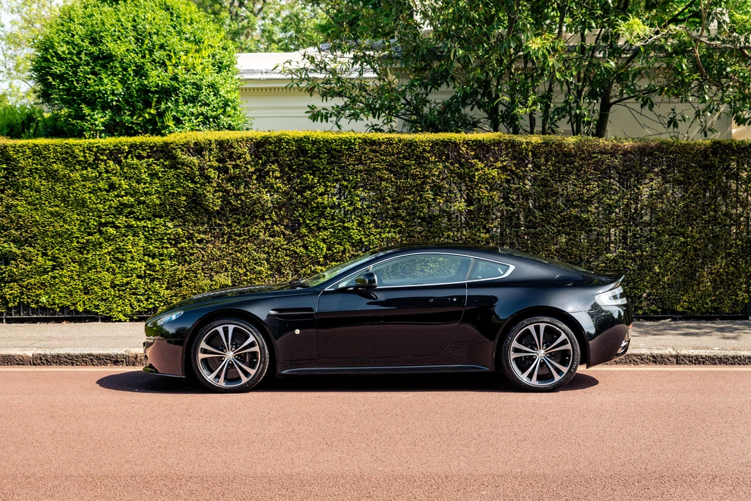 2011 Aston Martin V12 Vantage (2010-2018) - Image 7 of 31