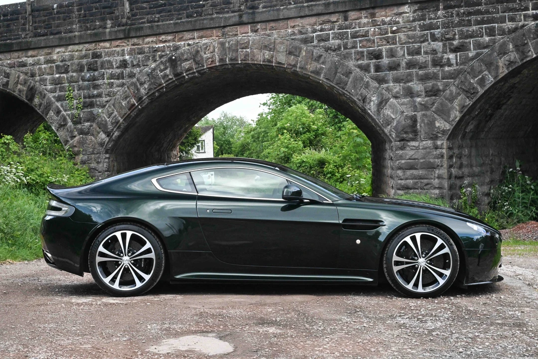 2012 Aston Martin Vantage - Image 4 of 31